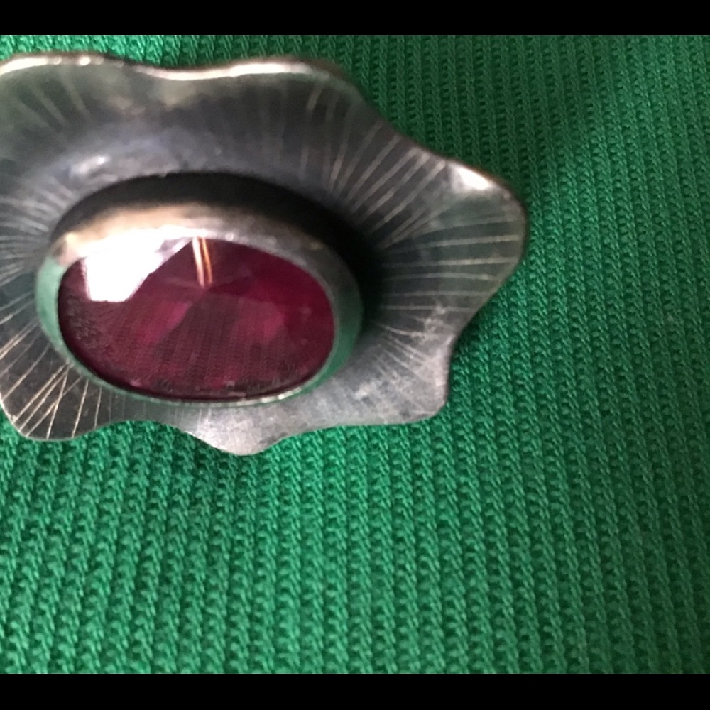 Ring - Picture 4 of 11